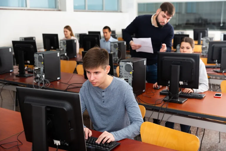 Nexa Digital School : Die Sprungbrett für Ihre Karriere im digitalen Marketing und in der Informatik in Paris